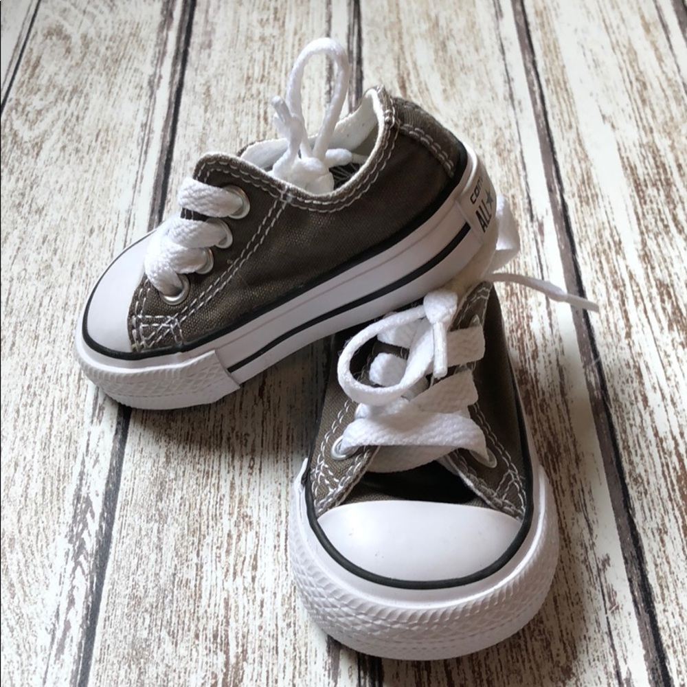 Toddler size 2 converse
